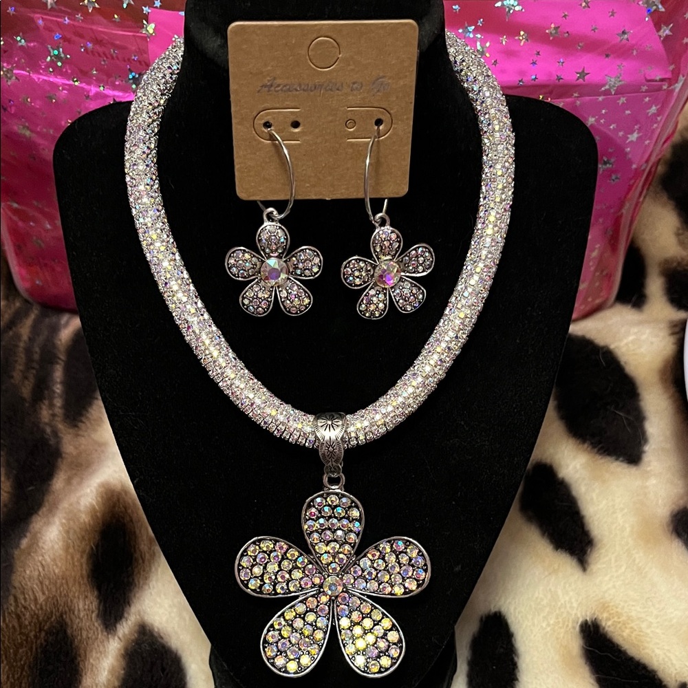 🌸🌼🌺🎀🌸🌼 ALICE IN DALLAS AB FLOWER NECKLACE & EARRING SET🌸🌼🌺